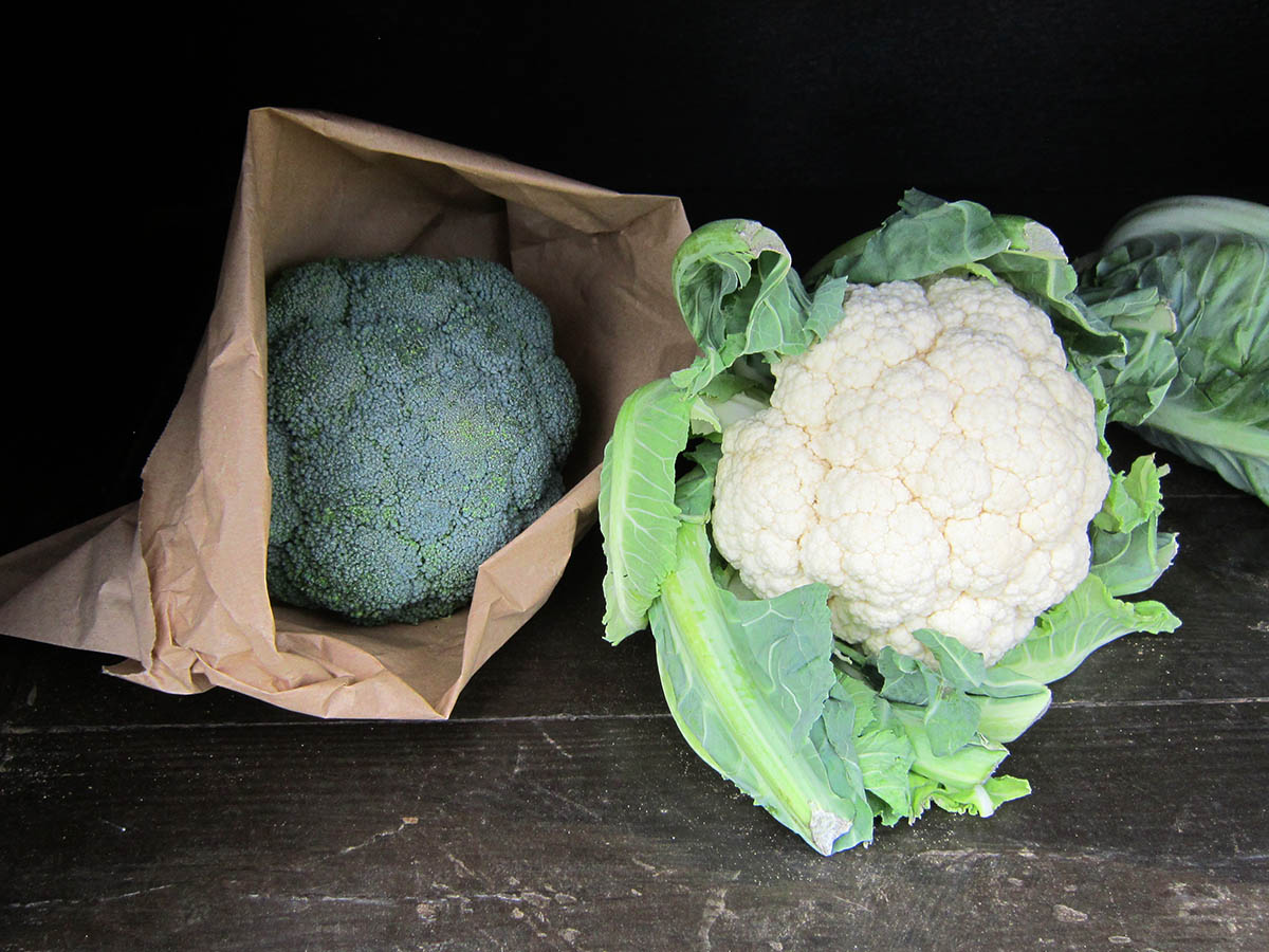 Close up of broccoli and cauliflower on a stall. Photo: Kim Crowder, 2018.